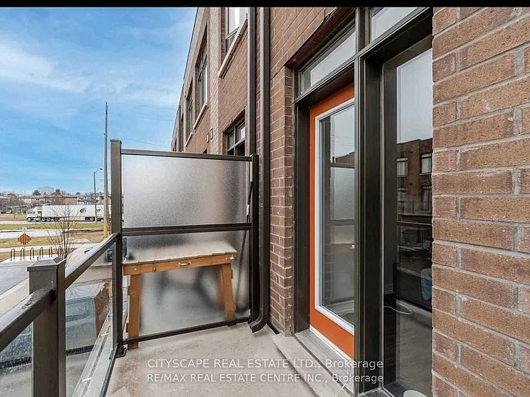 17 Beliveau St — Photo 2