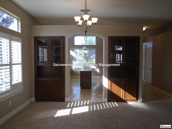 5th image of 8591 Banton Ct