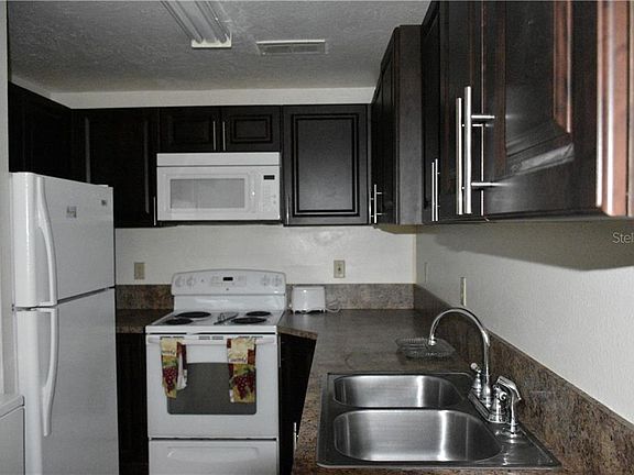 5th image of 3201 Sabal Palms Ct APT A