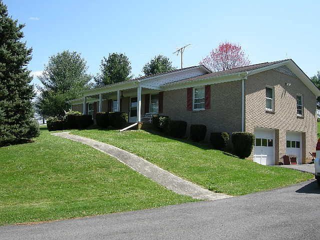 1st image of 134 Fernwood Ln