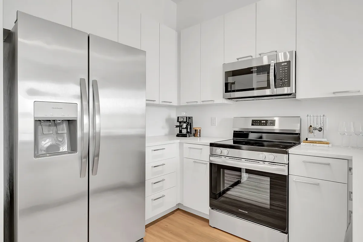 Photo 2 of 37 - Park West - West Palm Beach, FL Building Photo - Park West