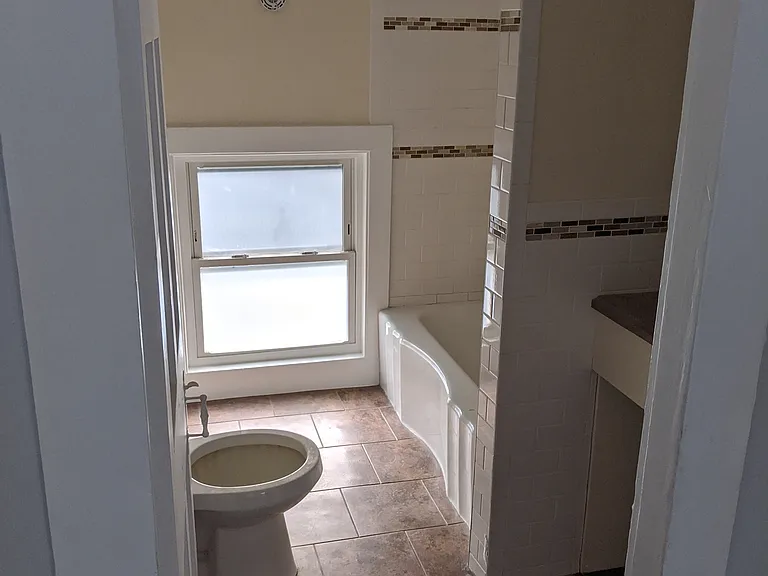 118 Main St #3 — Photo 6