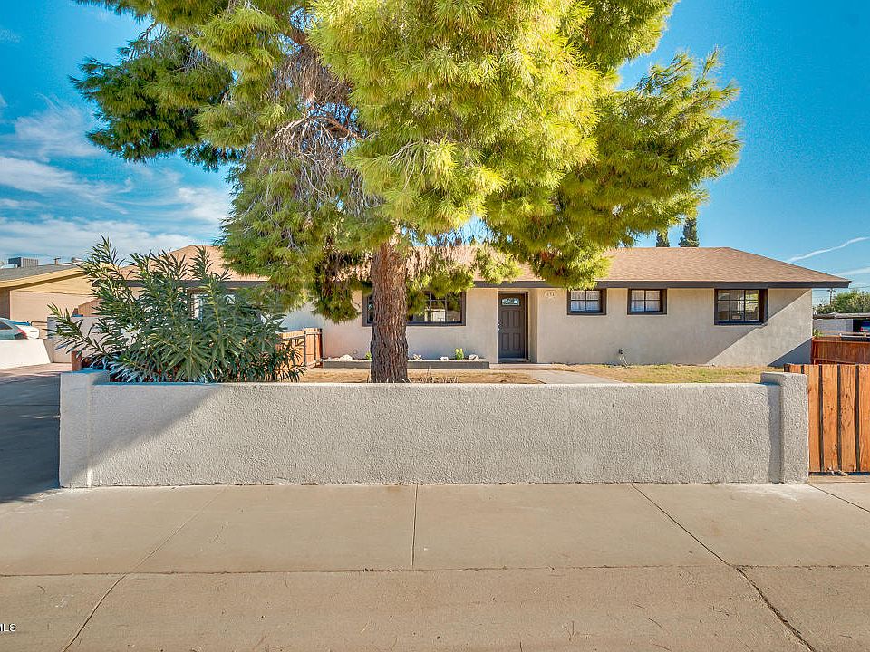 1st image of 835 N Las Palmas Dr