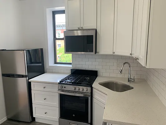 Rented by Bond New York | media 11