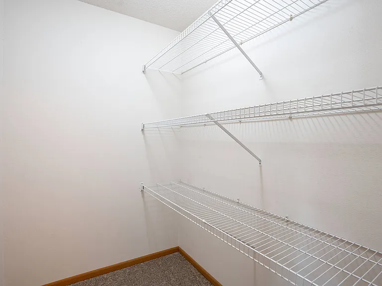 Fargo, ND Stonebridge Apartments | 3175A | Closet