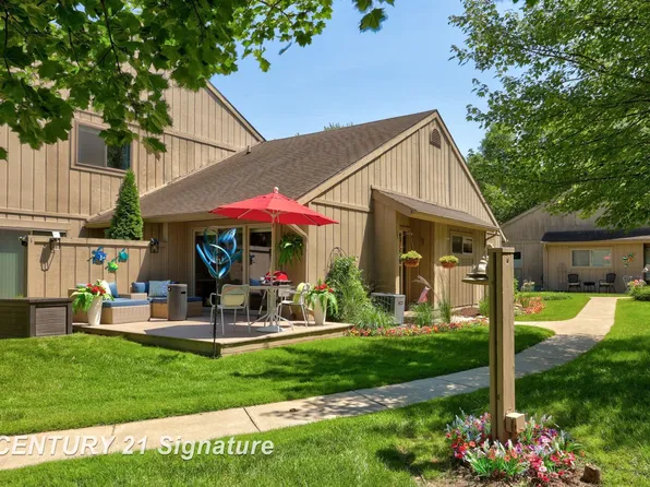 2353 Bay Woods Ct, Bay City, MI 48706