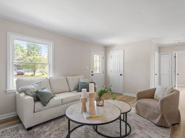 2304 Nelson St, Raleigh, NC 27610