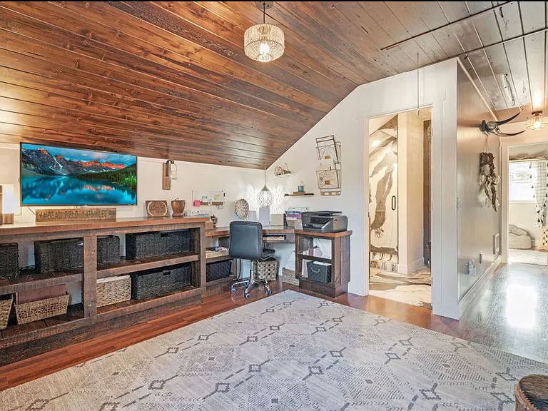 110 Mountain Meadow Rd — Photo 23