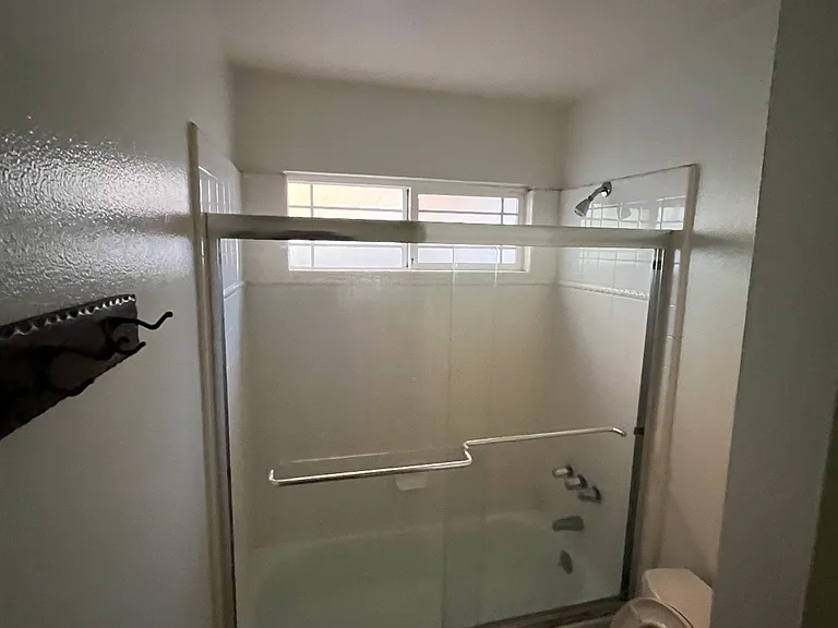 2726 Sand Point Dr — Photo 3