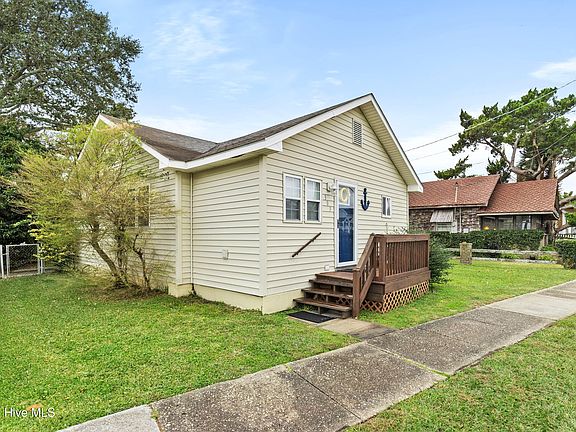 4th image of 303 Harper Avenue