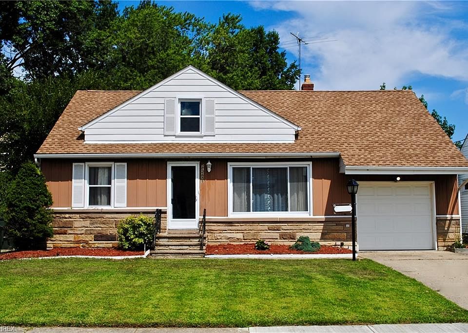 1st image of 26241 Parklane Dr