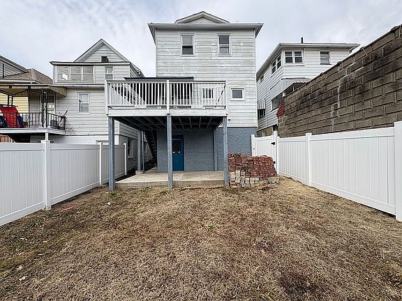 2nd image of 501 Madison St