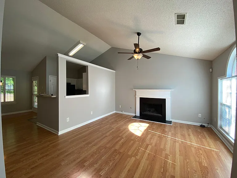 4453 Grove Dr NW — Photo 5