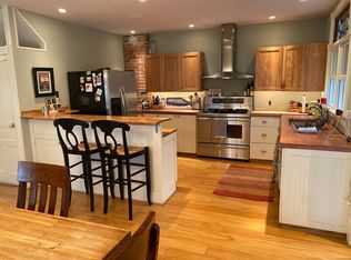 80 Baker St, Richmond, VT 05477