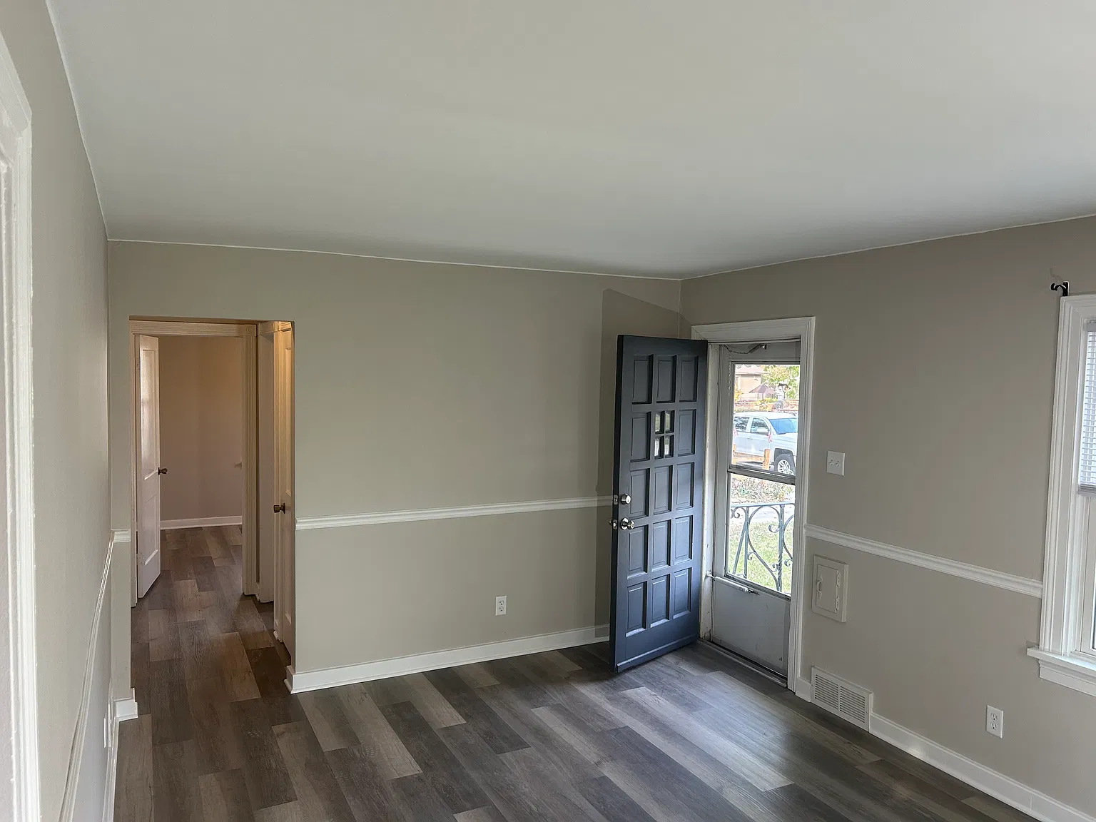 3 bed, 1000 sqft, $2,100 — Photo 3