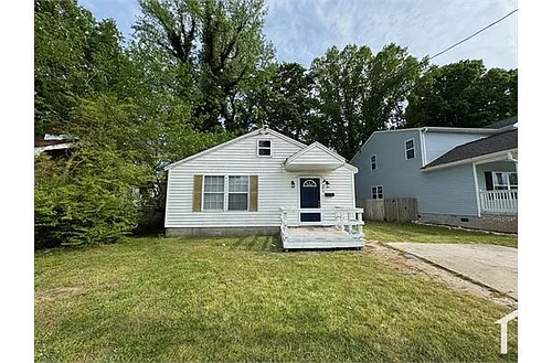 646 46th St Photo 1
