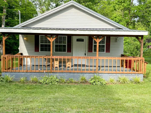 611 Embreville Rd, Johnson City, TN 37604