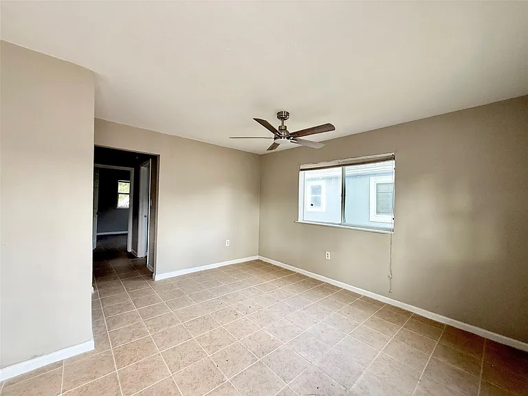3914 Hoffman St #B — Photo 3
