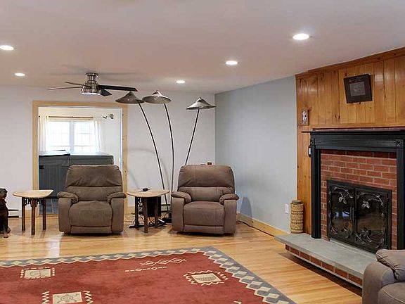 3rd image of 8543 Bacon Dr