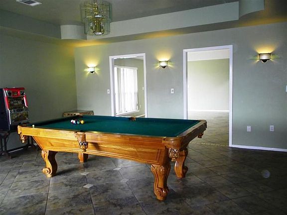 4th image of 1405 Oak Hollow Dr