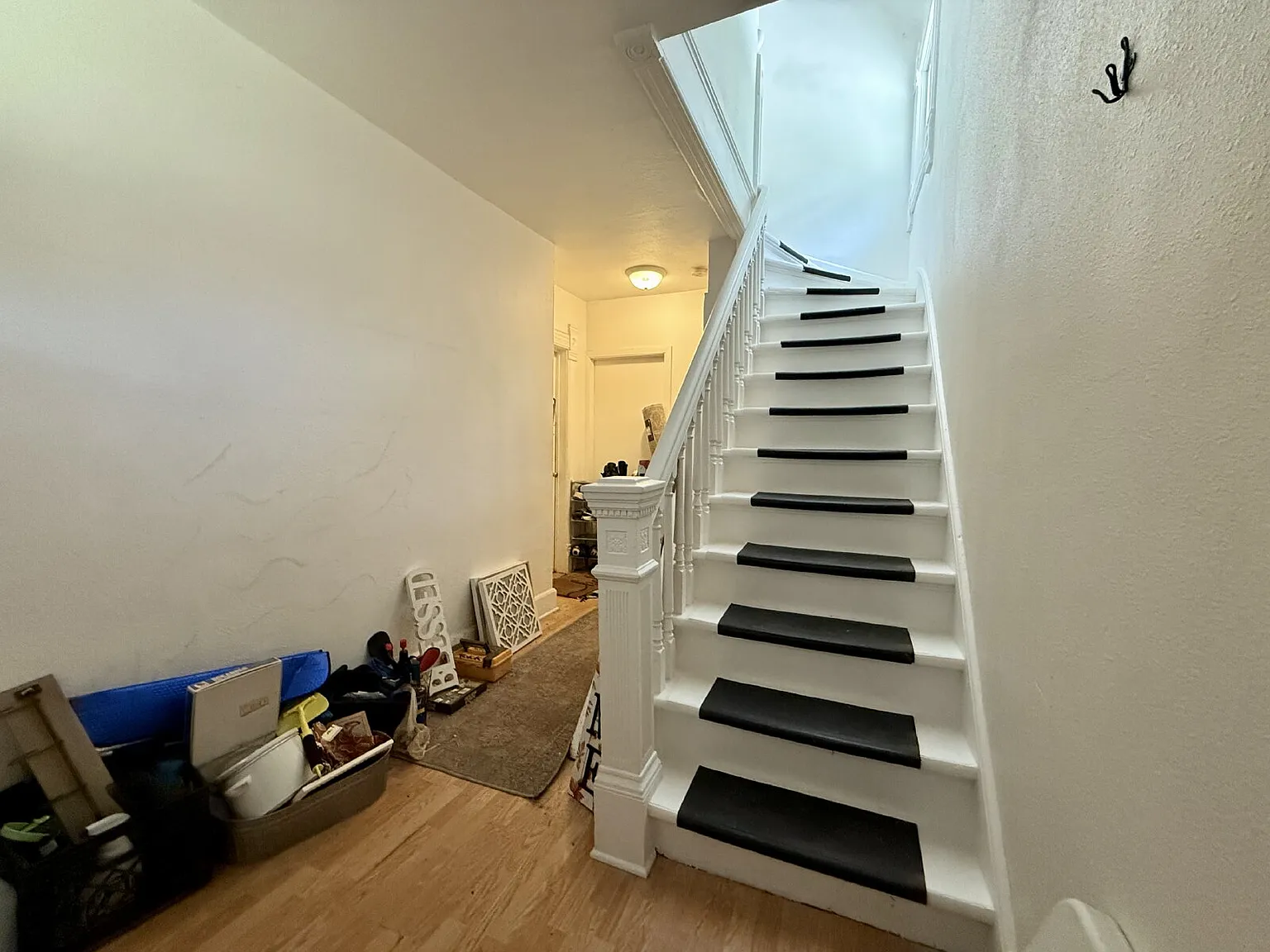 1 bed, 1.0 bath, $1,295 — Photo 2