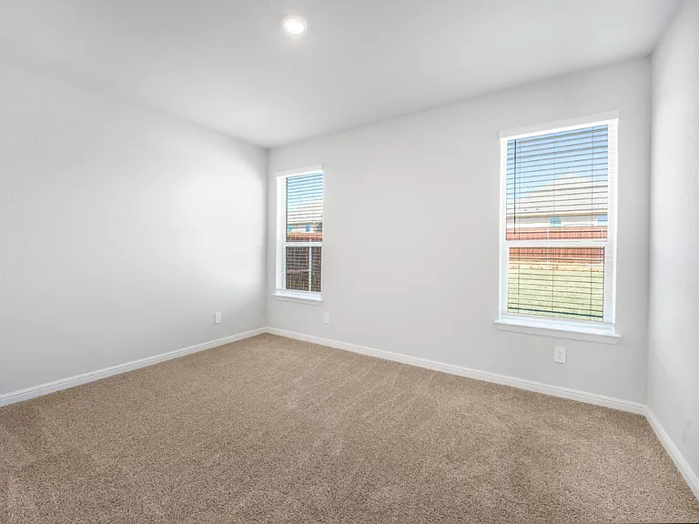 2809 Aiden Ln — Photo 5