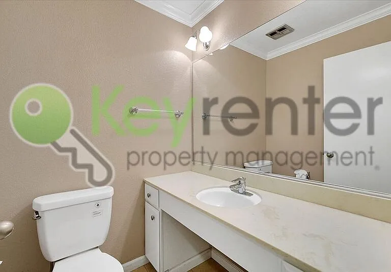 2254 Woodside Ln #2 — Photo 17
