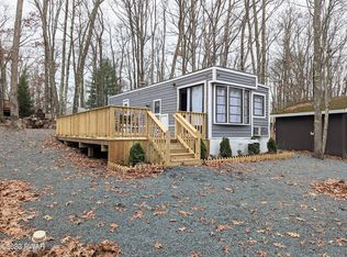 192 Forest Glen Dr, Milford, PA 18337