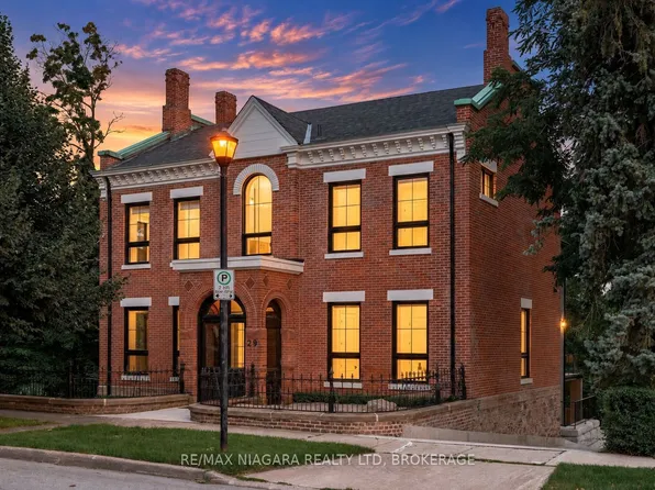 29 Yates St, Saint Catharines, ON L2R 5R3