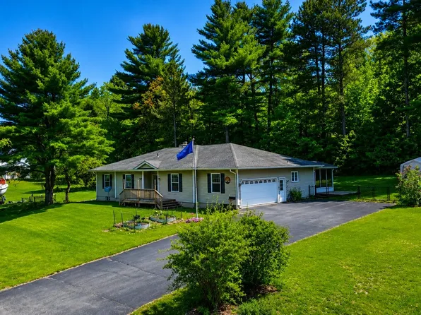 69 Edgewood Drive, Newport City, VT 05855