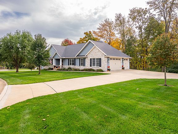 2nd image of 2302 Deer Ridge Cir