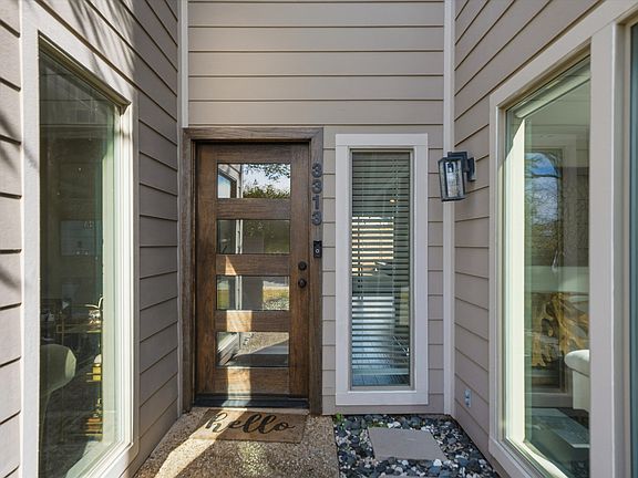 3rd image of 3313 Overland Dr