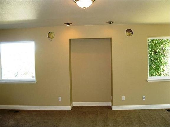 3rd image of 550 Saratoga Ct
