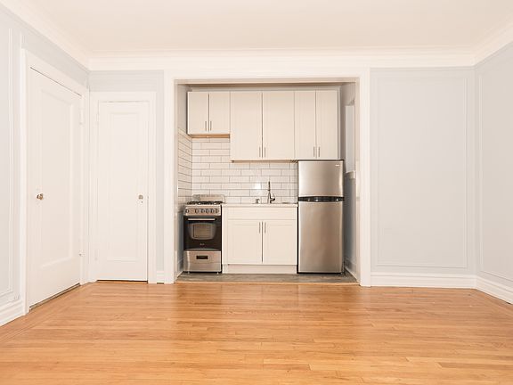 2nd image of 59 Pineapple St APT 4A