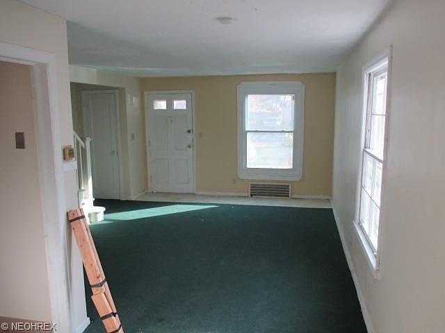 2nd image of 1470 E 252nd St