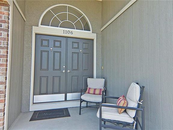 3rd image of 1106 N Glenview Ave
