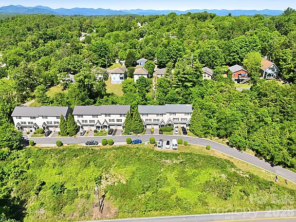 3rd image of 5 Terrace Ct