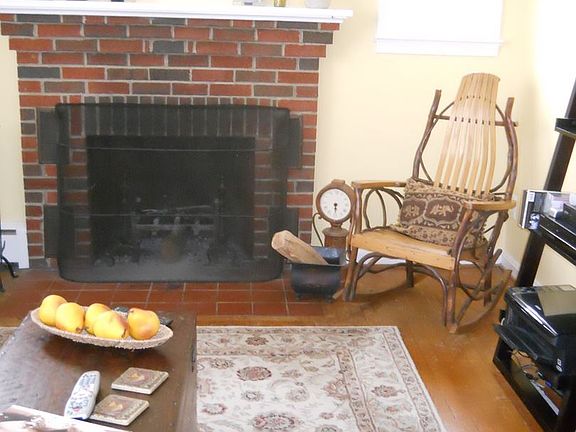 3rd image of 10 N Glen Ave