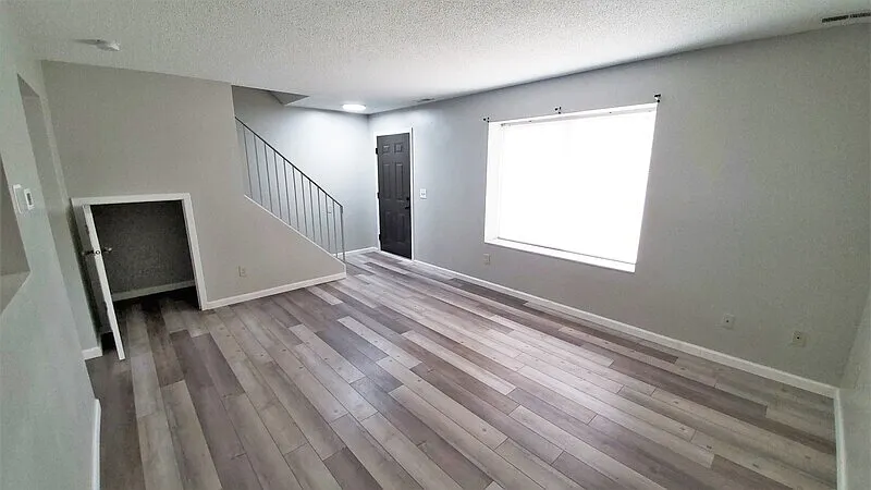 3 bed, 1.5 bath, 1120 sqft, $1,400 — Photo 4