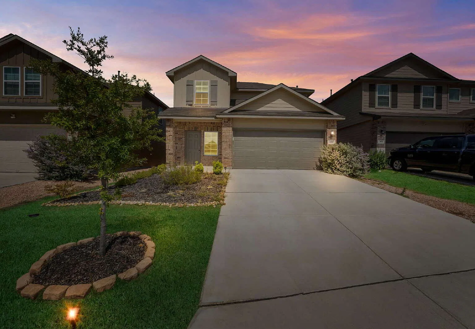 4 bed, 2.5 bath, 2139 sqft, $1,950 — Photo 2