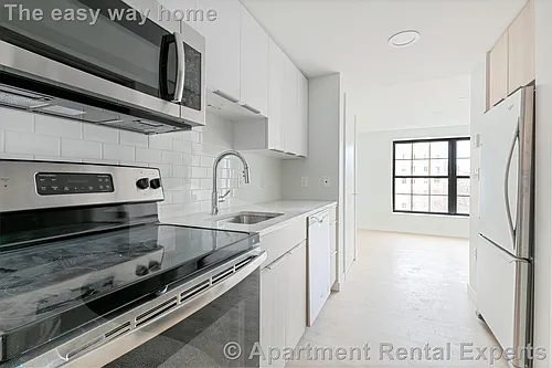 10 Soden St #8 Photo 1