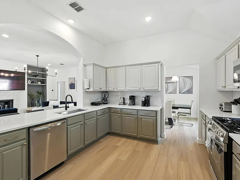 11911 Rocky Point Dr — Photo 13