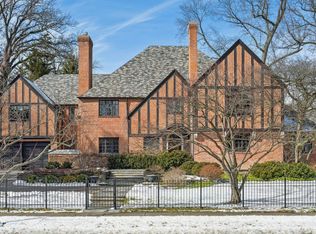 241 Cumberland Ave, Kenilworth, IL 60043