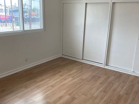4th image of 124 E Buckthorn St APT 8