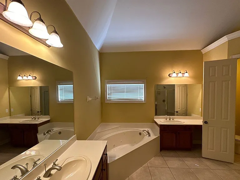 10135 Ridgewood Oak Dr — Photo 20