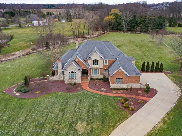 6609 Covington Cv, Canfield, OH 44406