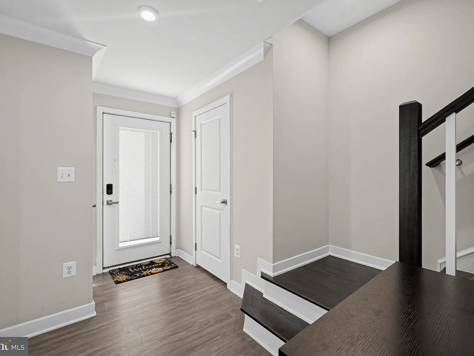 3 bed, 3.5 bath, 2568 sqft, $4,000 — Photo 2