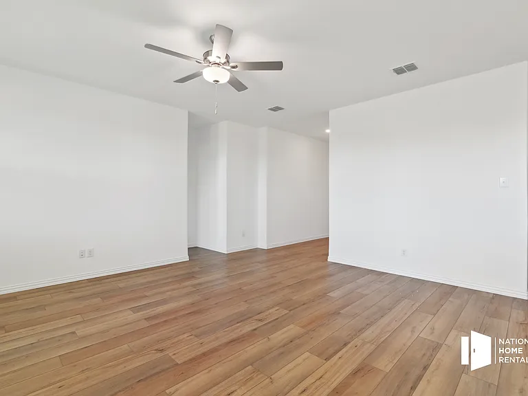 913 Rusty Spur Ln — Photo 5