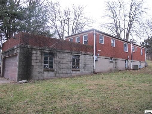 4th image of 3105 E Barker Cir