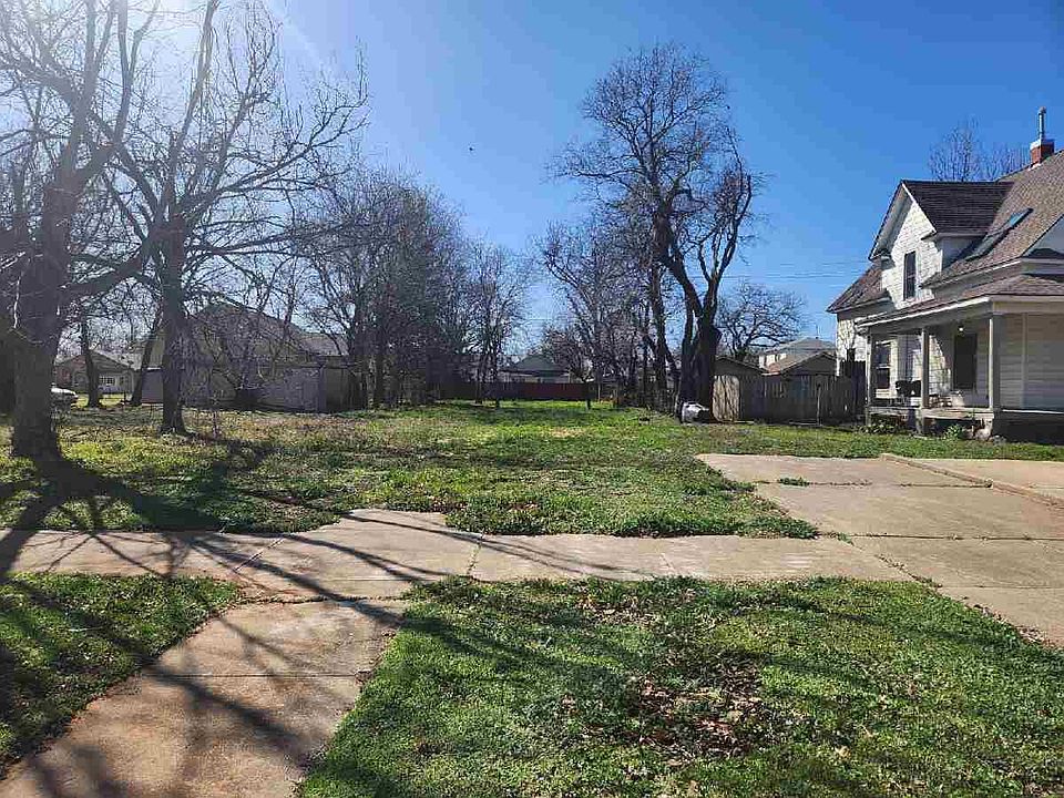2nd image of 504 NW Bell Ave